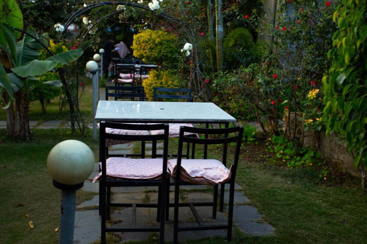 Hotel Orchid Pokhara Ngoại thất bức ảnh